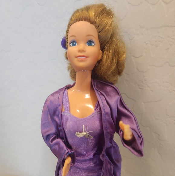 Lot of 2 Collectible Vintage Barbies - Heart Family Mother - Picture 3 of 6